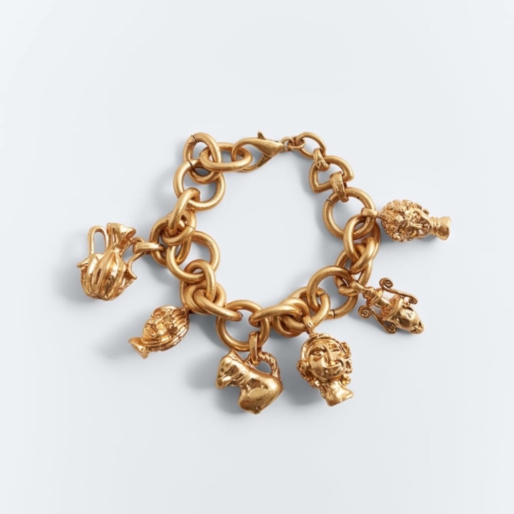 NWT Zara rare chunky faces & vaces charm statement bracelet - Picture 3 of 17